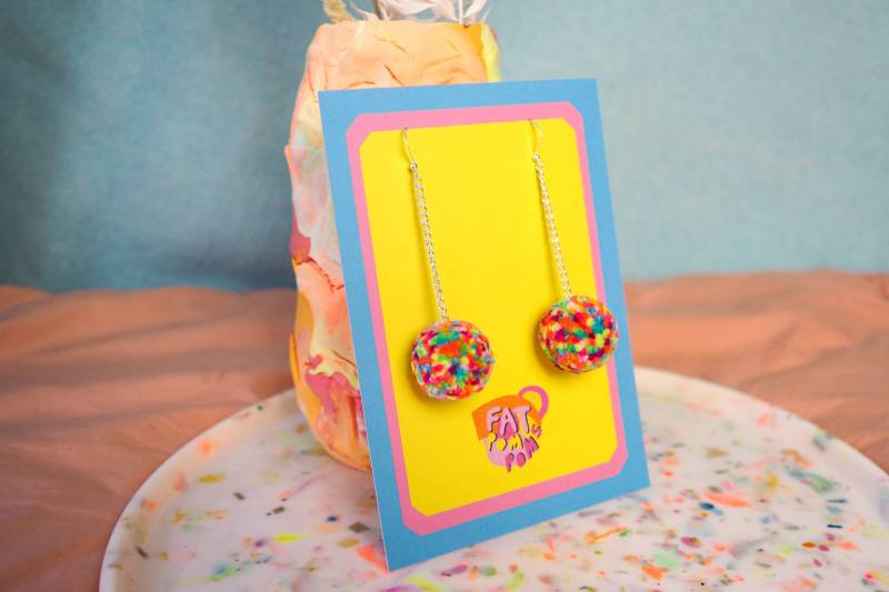 Konfetti Baumelnde Pompom Ohrringe - Spaß Statement Schmuck & Festliche Geschenkidee Konfetti Baumelnde Pompom Ohrringe - Spaß Statement Schmuck & Festliche Geschenkidee von FatPomPoms