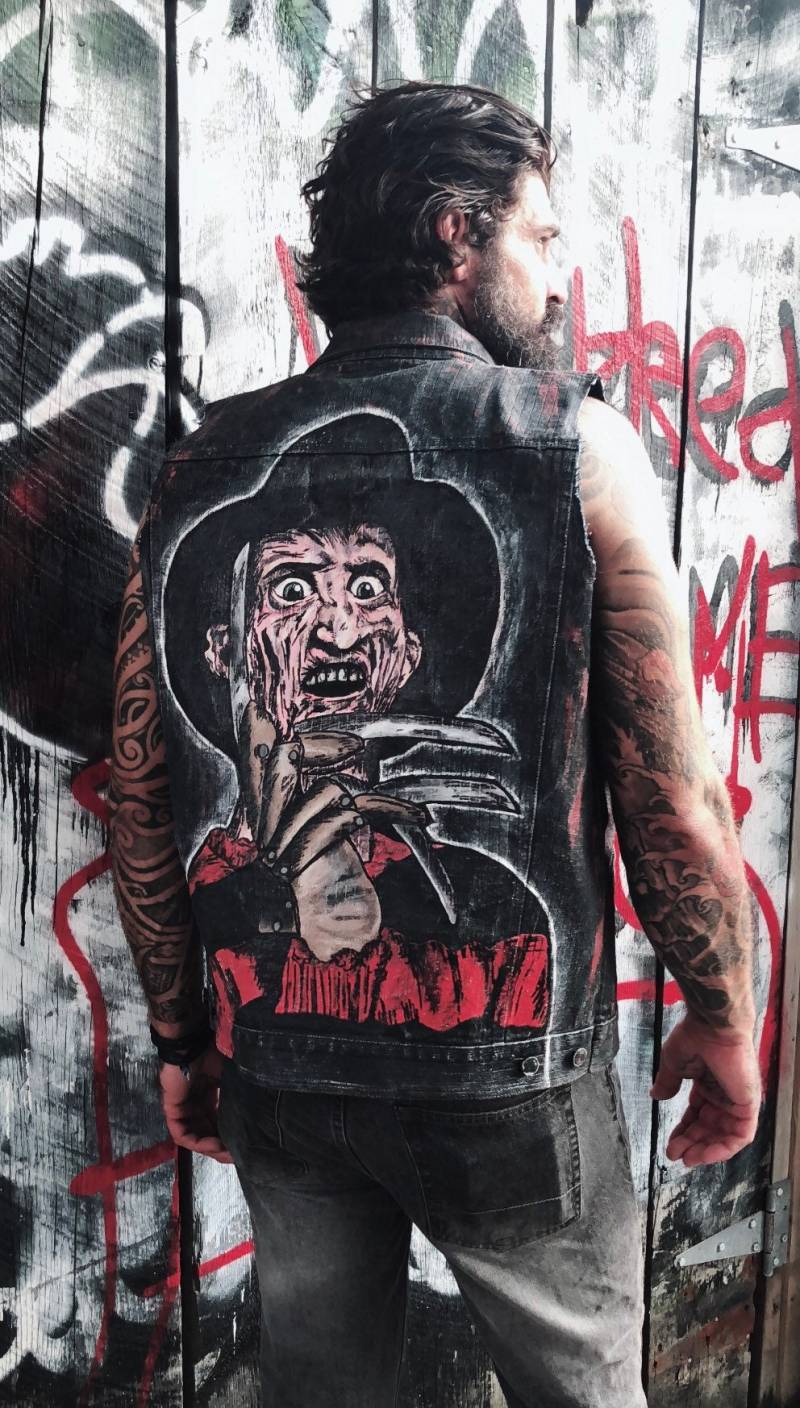 Handbemalte Freddy Krueger Weste Mit Wachs Wie Überzug - Herren M Ooak von FatalEnvyApparel