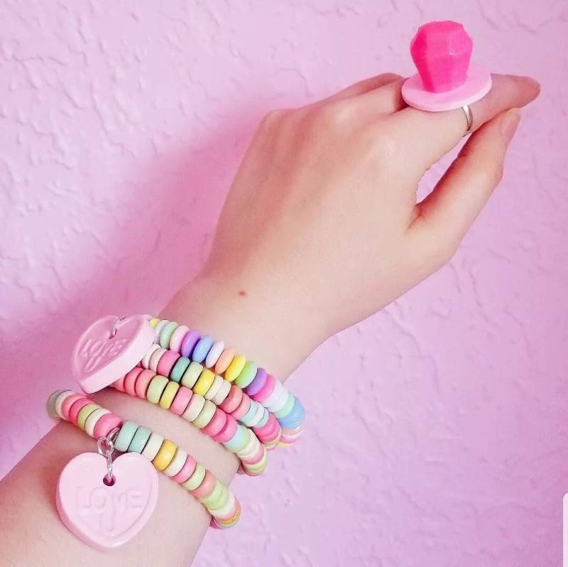Benutzerdefinierte Name Armband, Personalisierte Candy Pastell Faux Candy, Regenbogen Kawaii Essen Schmuck Benutzerdefinierte Name Armband, Personalisierte Candy Pastell Faux Candy, Regenbogen Kawaii Essen Schmuck von FatallyFeminine