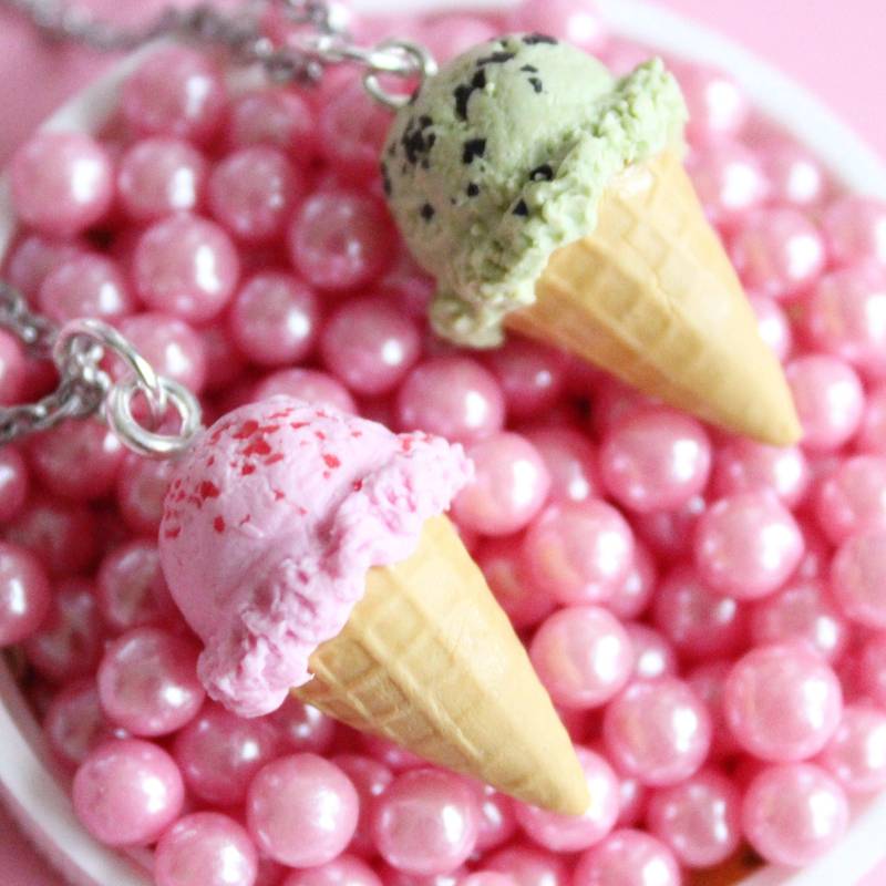 Mint Eis Creme Halskette, Niedlichen Charm Schmuck Für Frauen, Pastell Kawaii Geschenk Freundin Handmade Mint Eis Creme Halskette, Niedlichen Charm Schmuck Für Frauen, Pastell Kawaii Geschenk Freundin Handmade von FatallyFeminine