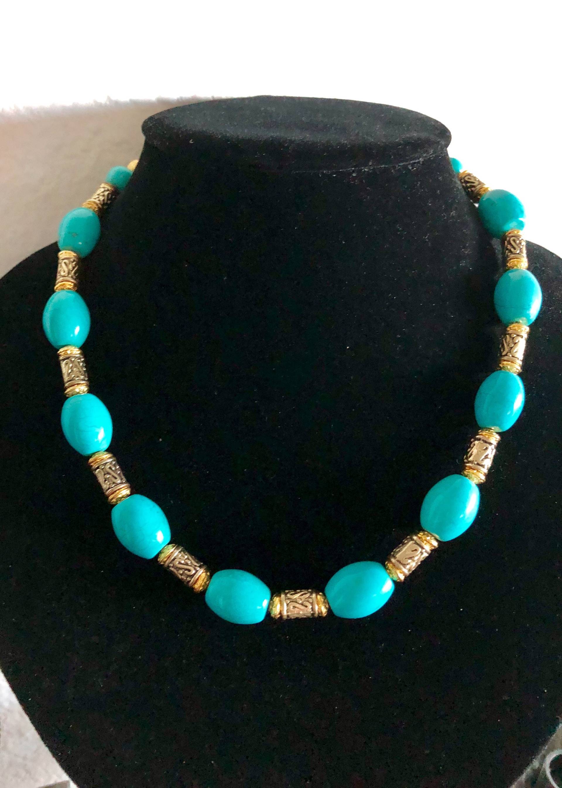 Kurze Halskette Mit Ovalen Runden Türkis Steinen Und Bronze Spacer Kurze Halskette Mit Ovalen Runden Türkis Steinen Und Bronze Spacer von FatiBijoux