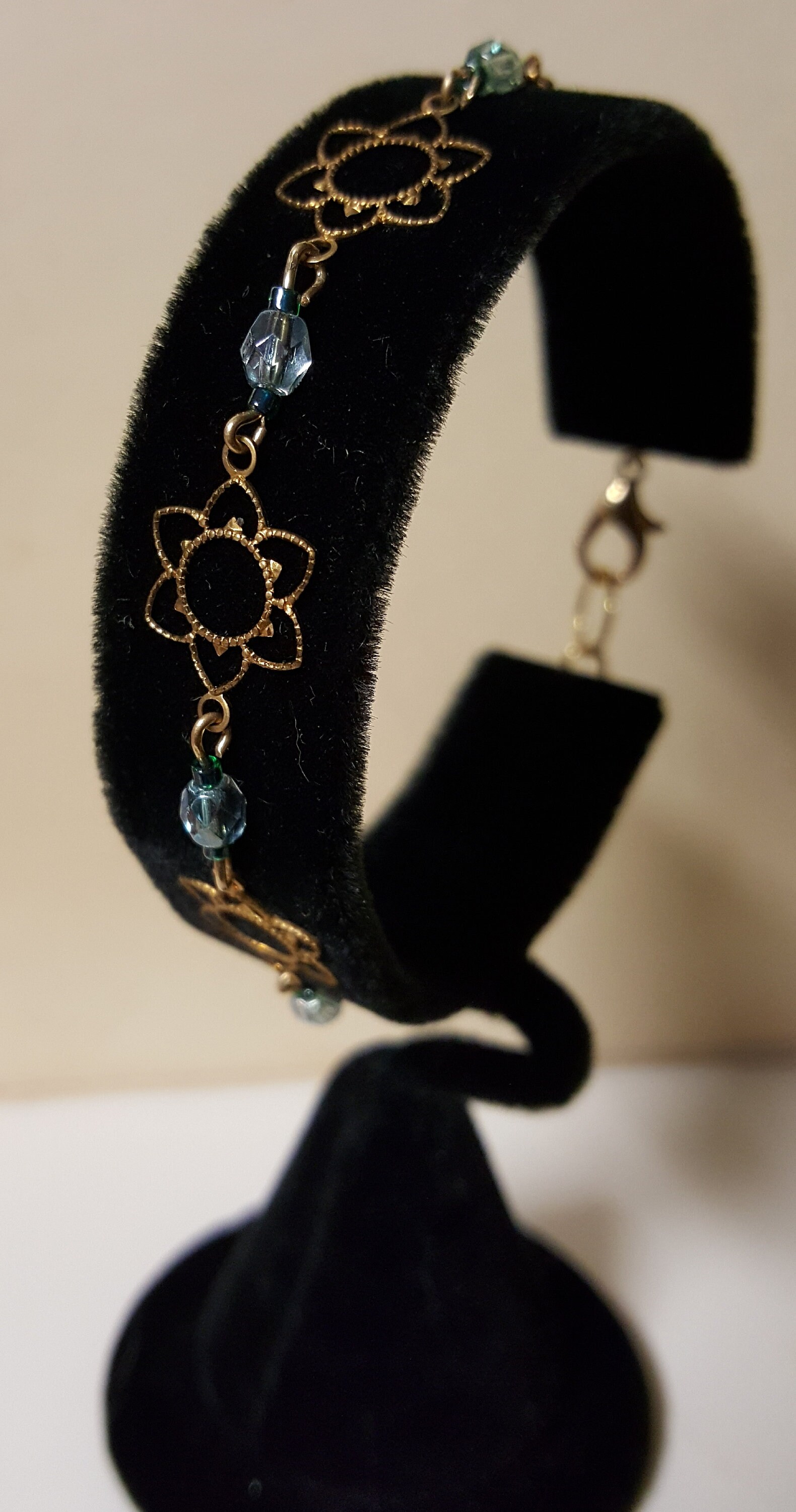 14K Gold Gefüllt Blume Armband von Fatrabbitglassworks