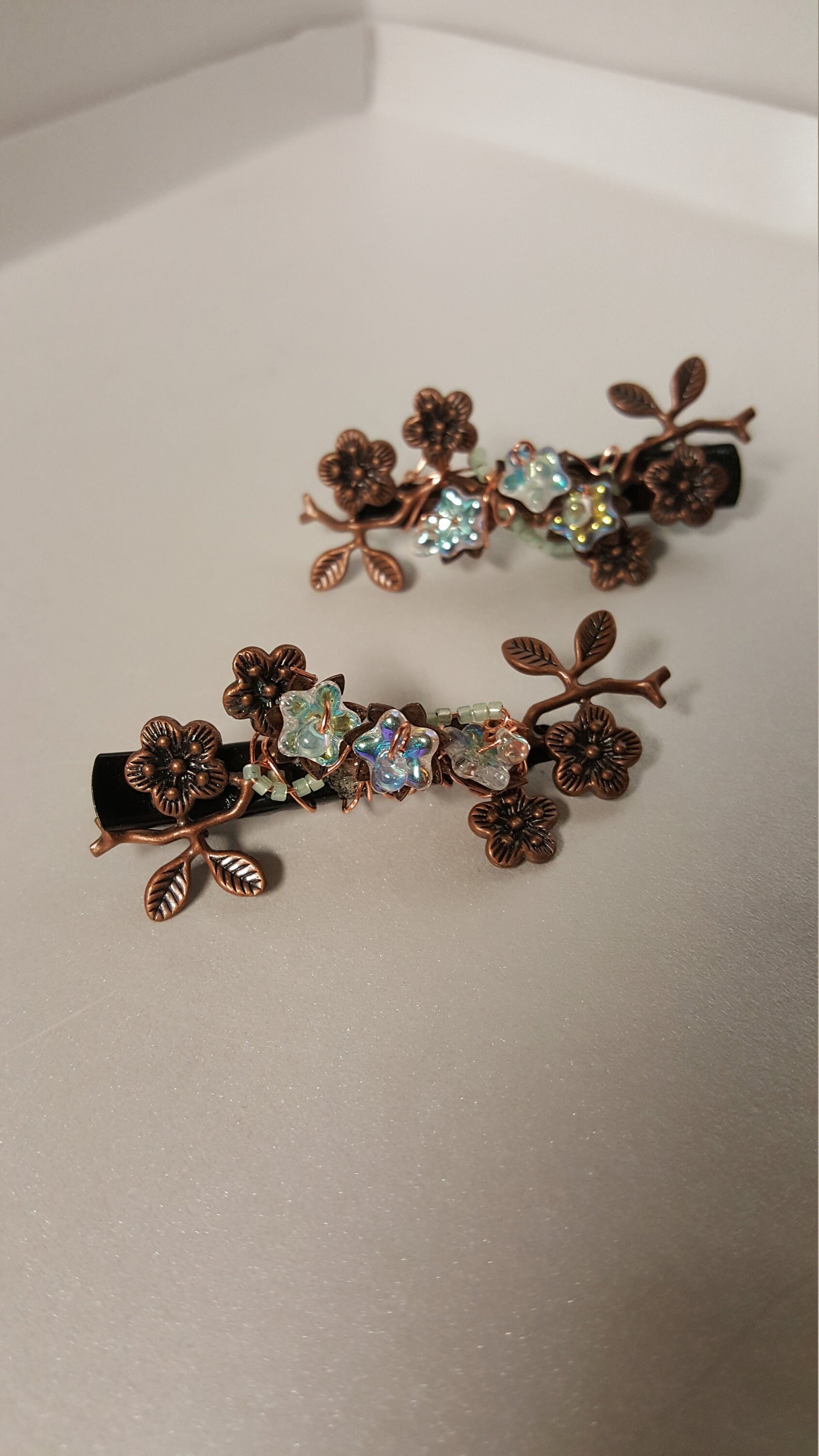 Frühling Blumen Perlen Haarspangen von Fatrabbitglassworks
