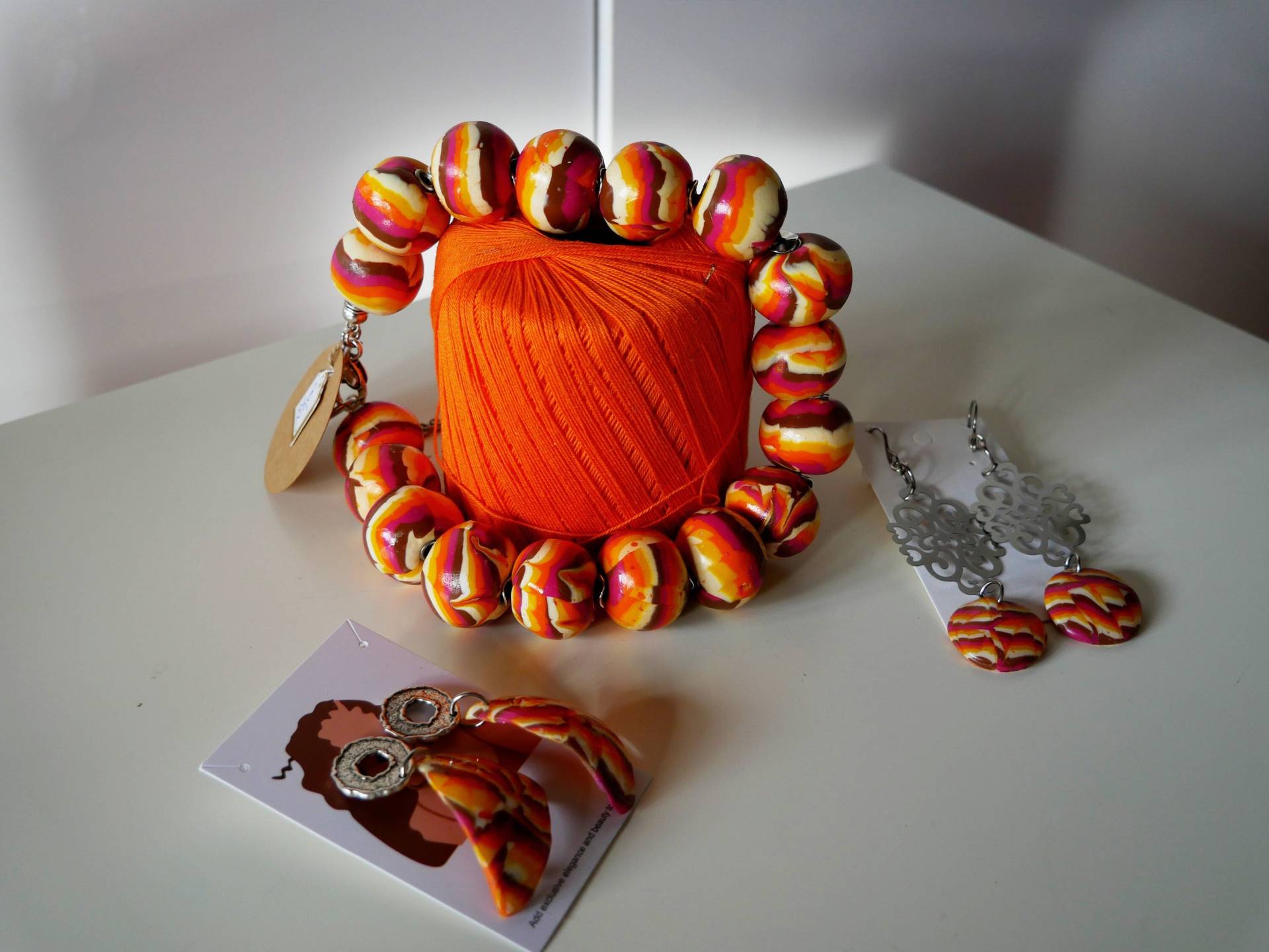 Halskette Im Stil Der 60Er Jahre. Handgefertigt. Polymer-Ton. Fimo. Handgemacht. Hergestellt Von Terri. Set Mit Ohrringen. Psychedelisch.hippie Halskette Im Stil Der 60Er Jahre. Handgefertigt. Polymer-Ton. Fimo. Handgemacht. Hergestellt Von Terri. Set Mit Ohrringen. Psychedelisch.hippie von FattodaTerri