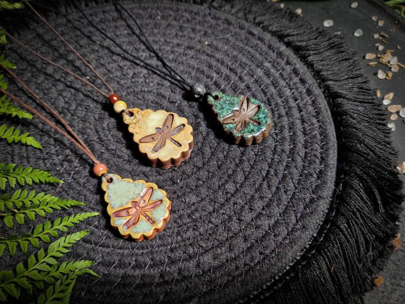 Libellen Halskette Kette Keramik Handgemacht Ton Boho Libelle von FatumFatalis