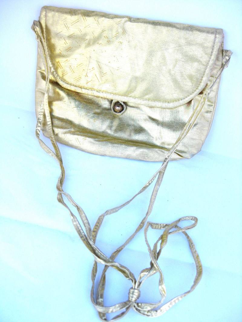 Vintage Clovis Ruffin Für Genie Gold Lamé Geldbörse Vintage Clovis Ruffin Für Genie Gold Lamé Geldbörse von FauciVintage