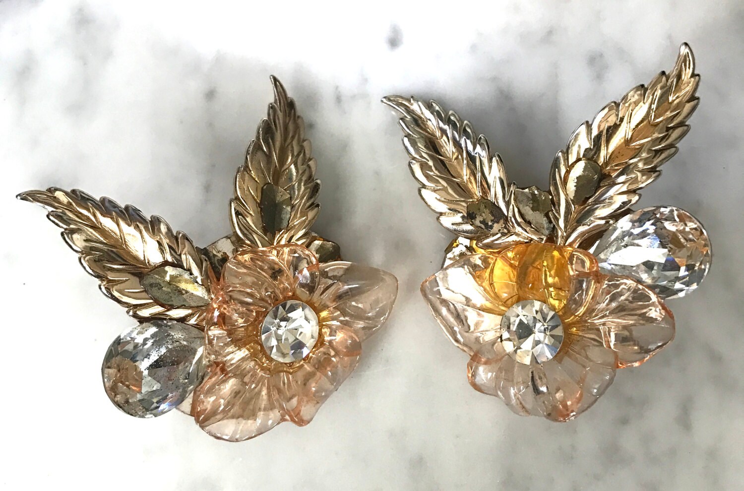 Vintage Cluster Strass Blume Kostüm Schmuck Ohrringe Vintage Cluster Strass Blume Kostüm Schmuck Ohrringe von FauciVintage