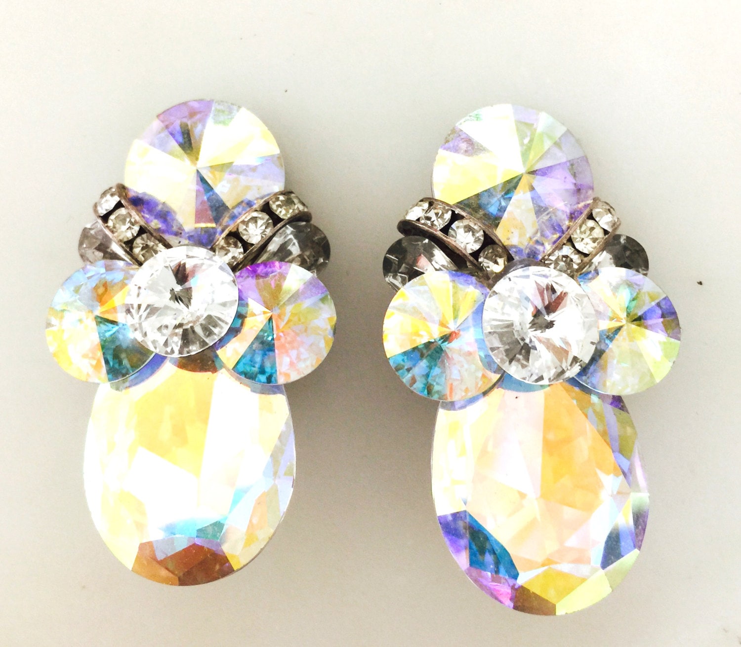 Vintage Schillernde Cluster Atemberaubende Strass Ohrringe Vintage Schillernde Cluster Atemberaubende Strass Ohrringe von FauciVintage
