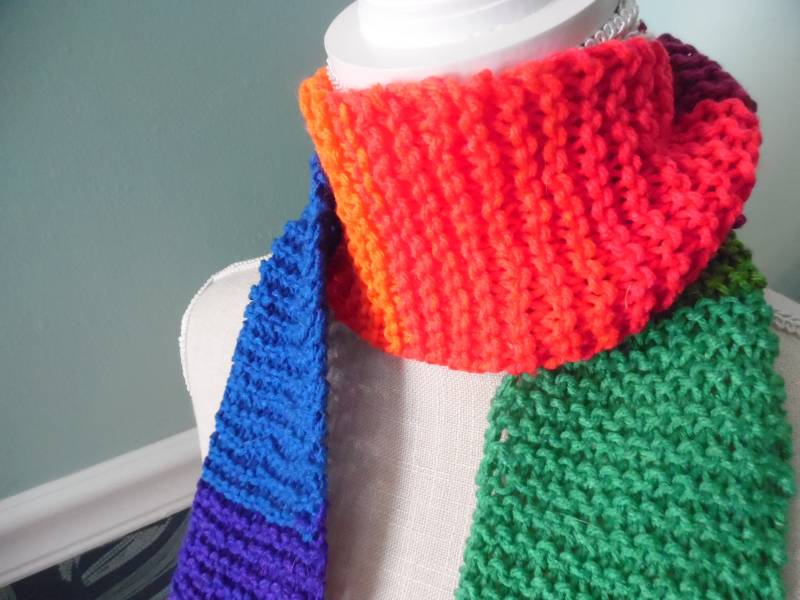 Charity Regenbogen Stolz Schal Charity Regenbogen Stolz Schal von FaulknersFavors