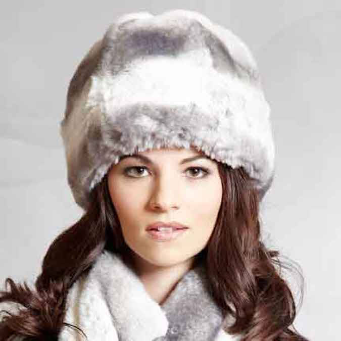 Tissavel Faux Pelz Cloche in Leichten Chinchilla von FauxFurever