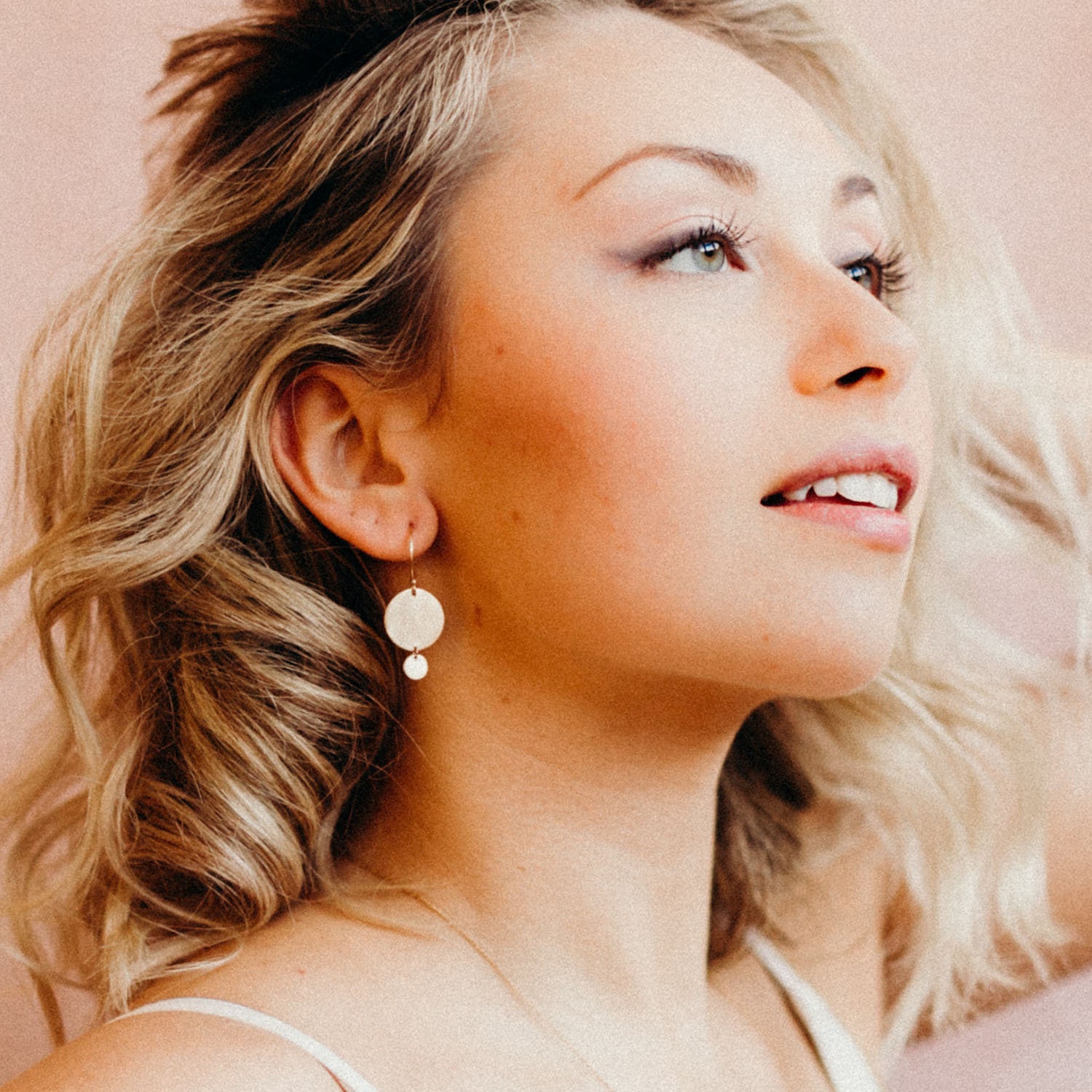 Gold Plättchen Ohrringe, Zierliche 14K Fill Scheibenohrringe, Minimale Geschenk Für Sie - Portal Ohrringe von FavorJewelry