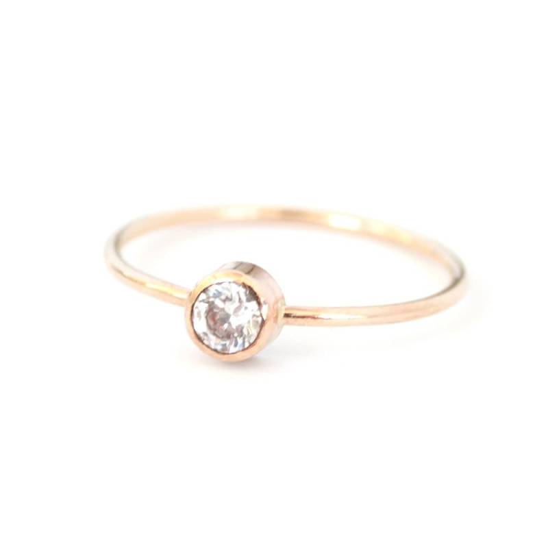 Klare Stein Ring, Einfache Gold Edelstein Klare Zirkonia Dünne Zierliche Verlobungsring - Klar Cz Circa Ring von FavorJewelry