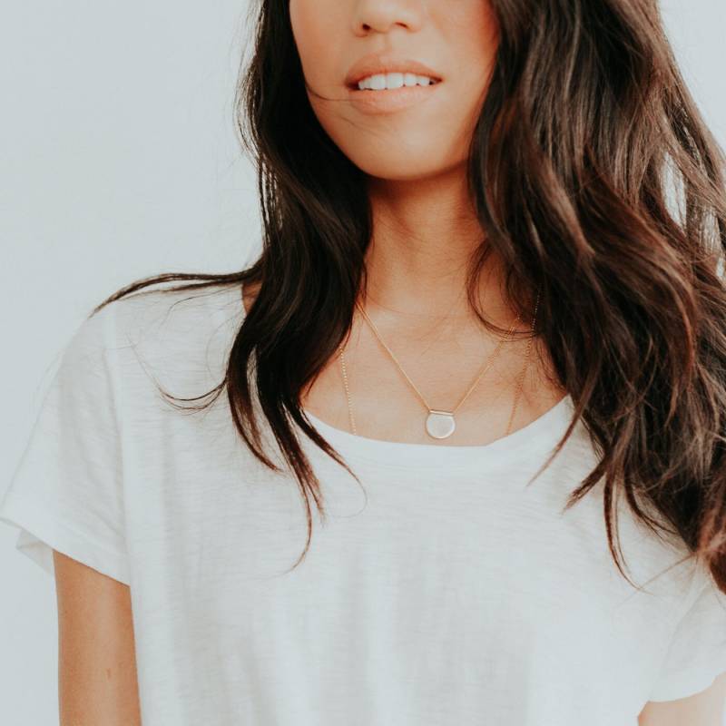 Winzige Goldhalskette, Moderne Goldmünzenhalskette, Zierliche Halskette, 14K Gold Fill Goldfill Minimale Halskette - Lira von FavorJewelry