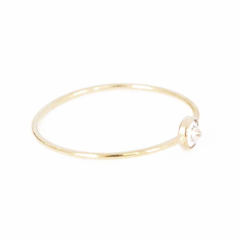 Winziger Gold Kristall Ring, Klarer Zirkonia Cz Winzig Zierliche Goldfill 14K Stapelring - Spike Ring von FavorJewelry