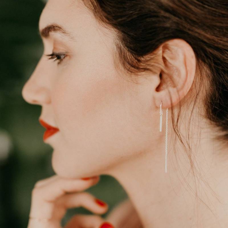 Zarte Ohrfäden, Minimal Threader, Tiny Gold Ohrringe, Zierliche Goldfill Thread Hypoallergene Ohrringe - Lametta Ohr von FavorJewelry