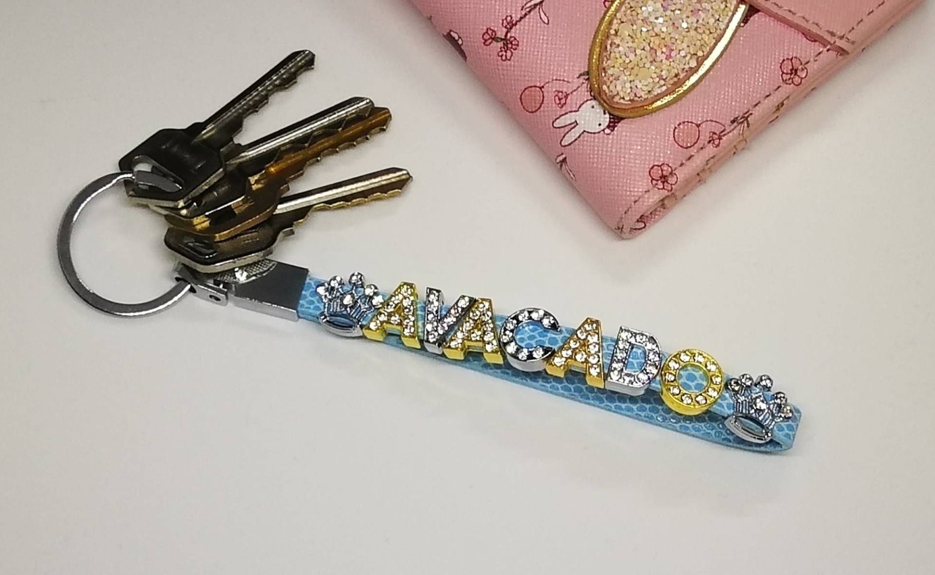 Personalisierter Schlüsselanhänger Gold Strass Buchstaben Oder Zahlen/Auto Rucksack Dekoration Personalisierter Schlüsselanhänger Gold Strass Buchstaben Oder Zahlen/Auto Rucksack Dekoration von FavoritaGift