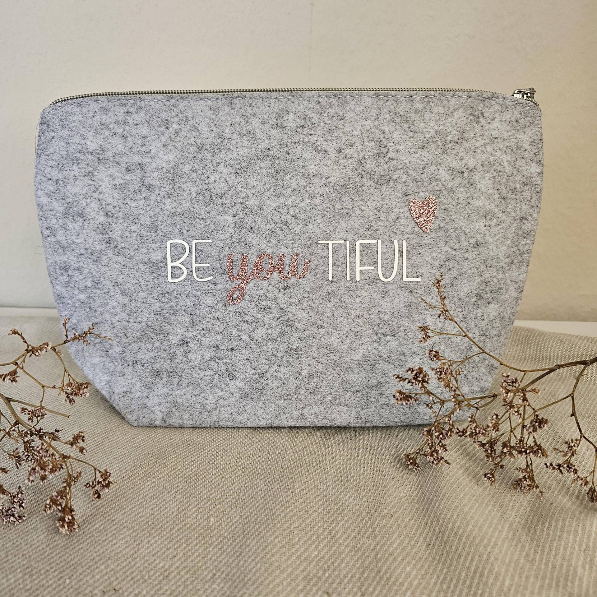 Kosmetiktasche Be You Tiful - Schminktäschchen Aus Filz Geschenk Für Frauen & Mädchen Muttertag Trauzeugin Make-Up Tasche von FavoritePiecesbyLena