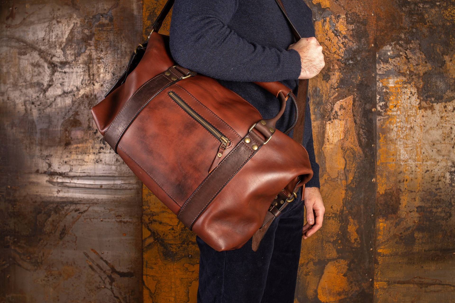 Leder-Reisetasche Für Männer, Jubiläumsgeschenk Mann, Leder-Wochenende-Tasche, Personalisierte Leder-Reisetasche, Vollnarbenleder-Sporttasche von FavorovLeatherStudio