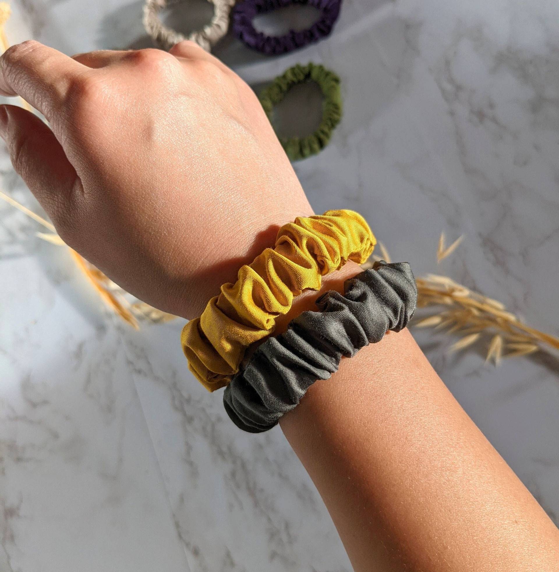 Handgemachte Luxus Scrunchies Aus Seide, Haargummis & Bommeln Bambusseide, Vegane Haarscrunchies, Eco Friendly, Geschenke Für Sie, Handmade in Uk von FayeLeReveur