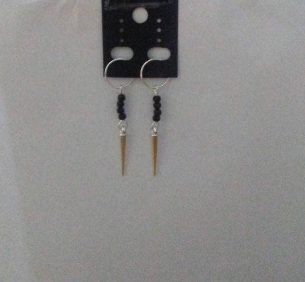Silber Spike Und Schwarze Perlen Ohrringe Silber Spike Und Schwarze Perlen Ohrringe von FayelonHandmade