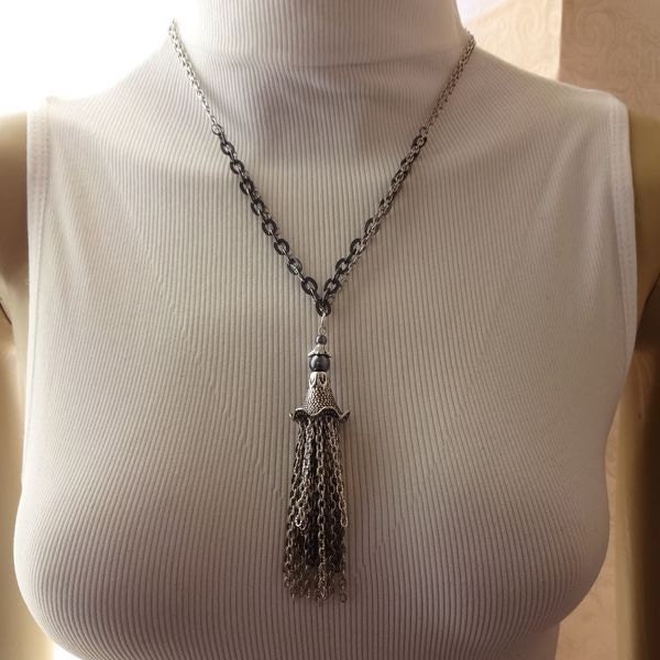Silber & Gunmetall Quaste Mit Perlen Halskette - Begrenzte Stückzahl Silber & Gunmetall Quaste Mit Perlen Halskette - Begrenzte Stückzahl von FayelonHandmade