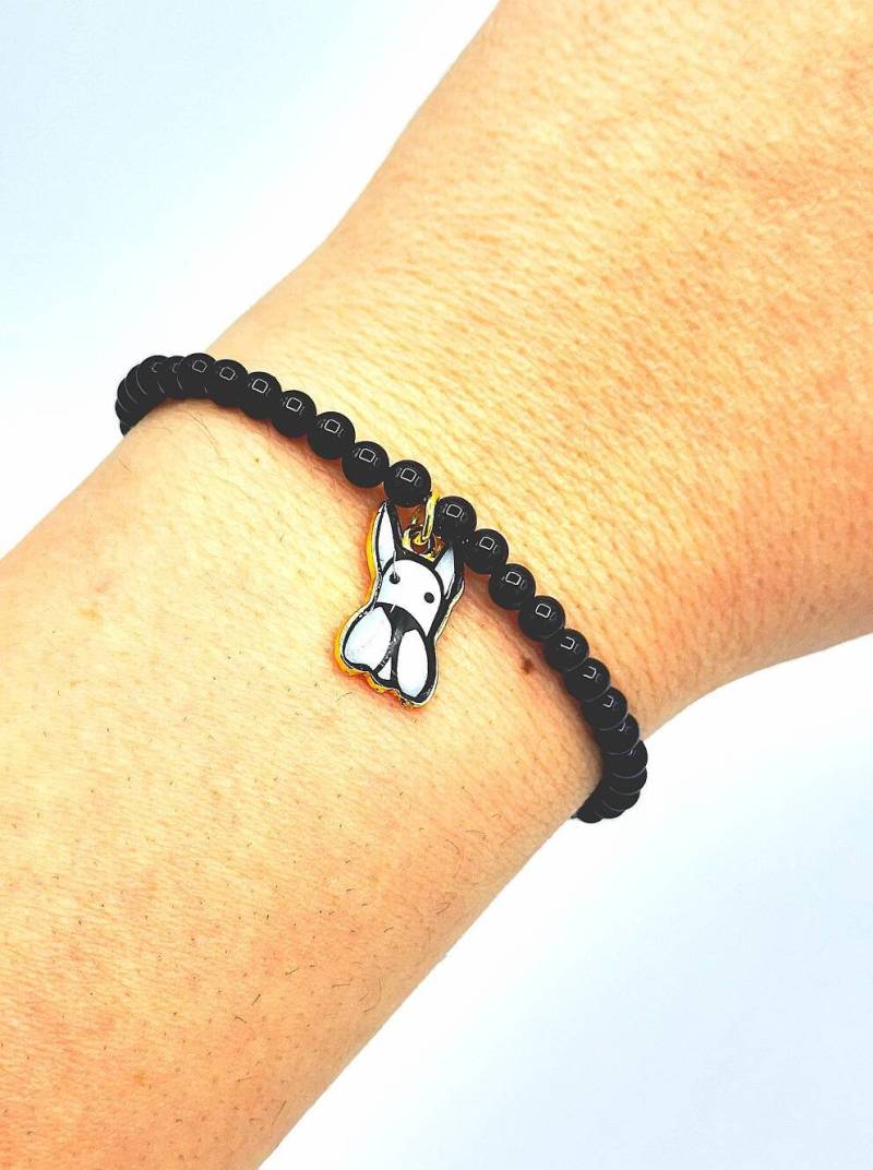 Black Onyx Armband Mit Emaille-Anhänger in Form Eines Hundes Black Onyx Armband Mit Emaille-Anhänger in Form Eines Hundes von FeBegioielli