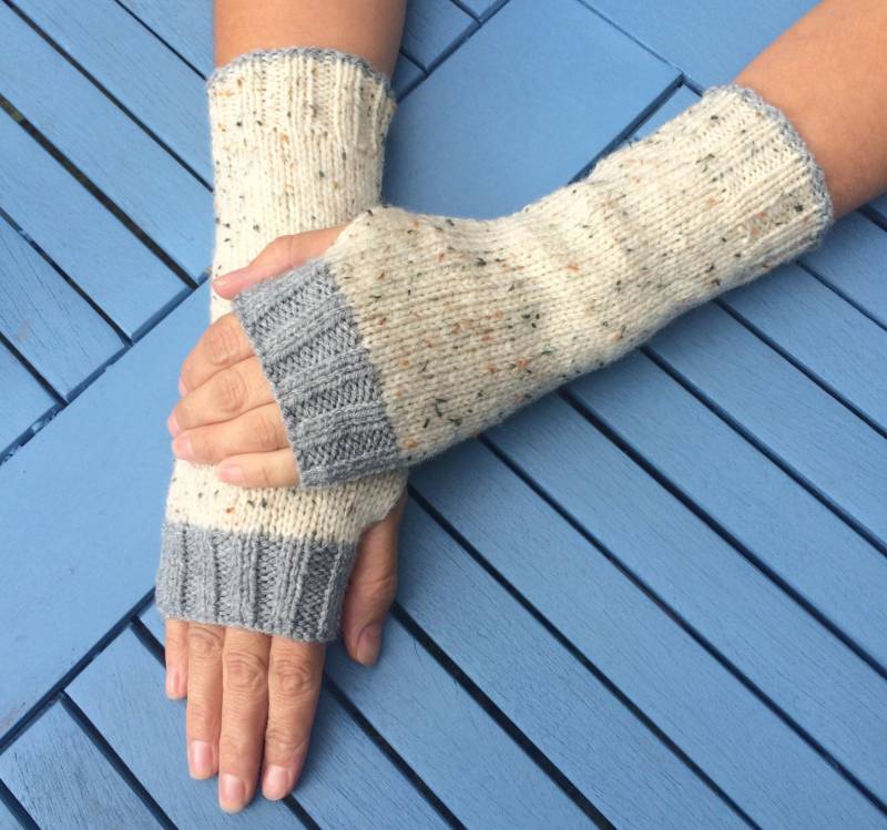 Handgestrickte Aran Armstulpen Pulswärmer von FeaDesign