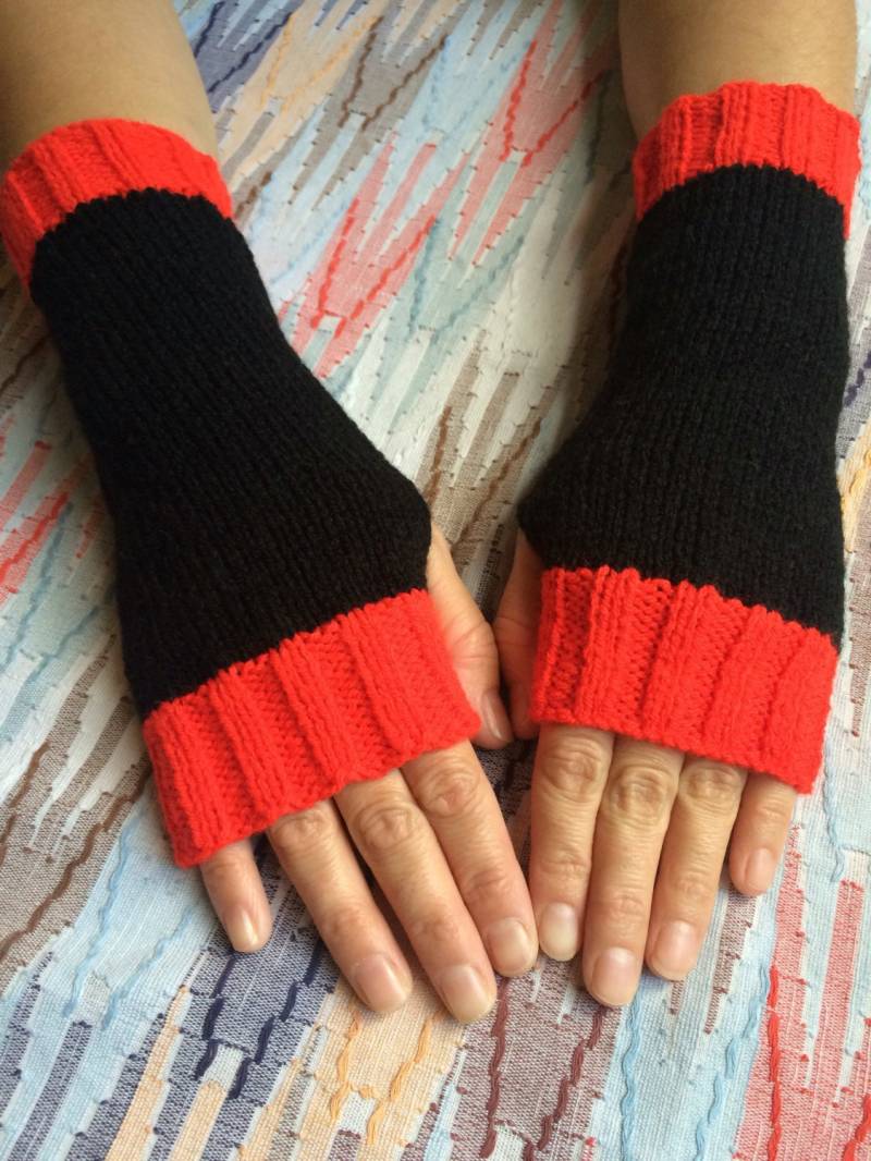 Handgestrickte Fingerlose Handschuhe Damen Winter Handgelenkswärmer von FeaDesign