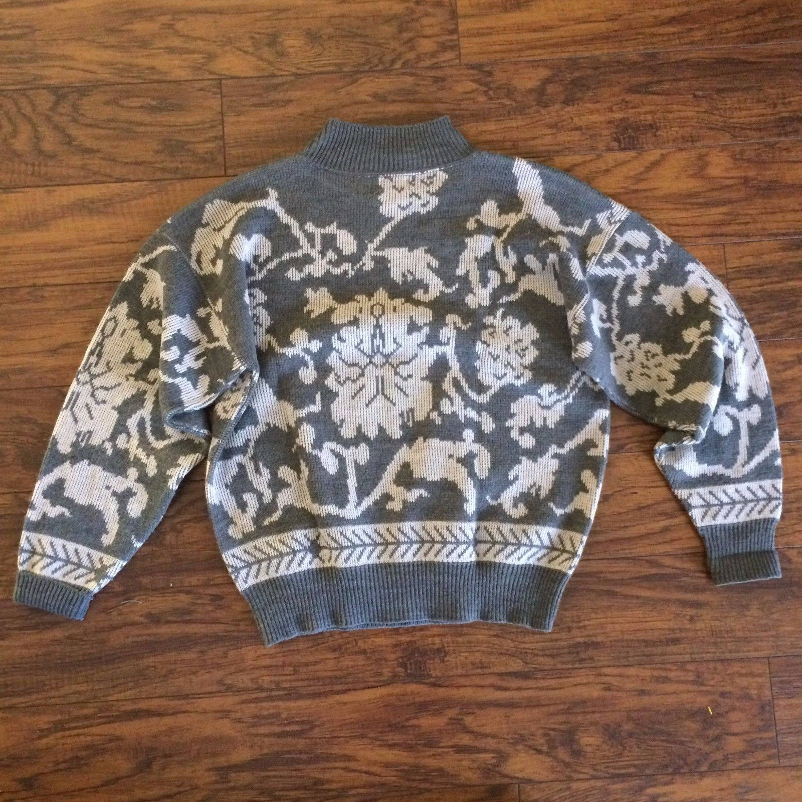 Vintage Pullover Grau Gemustert Strick Pfeil Swirl Mock Neck Vintage Pullover Grau Gemustert Strick Pfeil Swirl Mock Neck von FearlessPlatinumWear