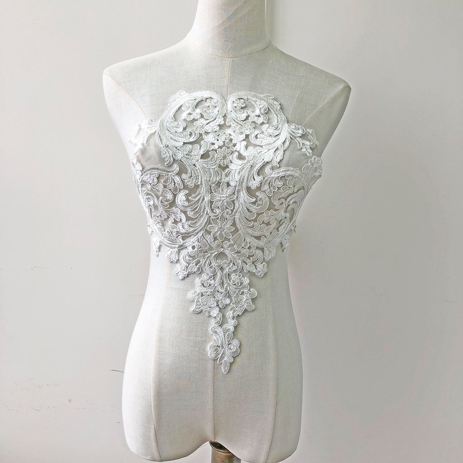 Elfenbein Spitze Applikation Trims Motiv Material Mit Perlen Corded Stickerei Patches Mieder Handwerk Nähen Auf Braut Kleid 1 Stück Elfenbein Spitze Applikation Trims Motiv Material Mit Perlen Corded Stickerei Patches Mieder Handwerk Nähen Auf Braut Kleid 1 Stück von FeatherCraft20