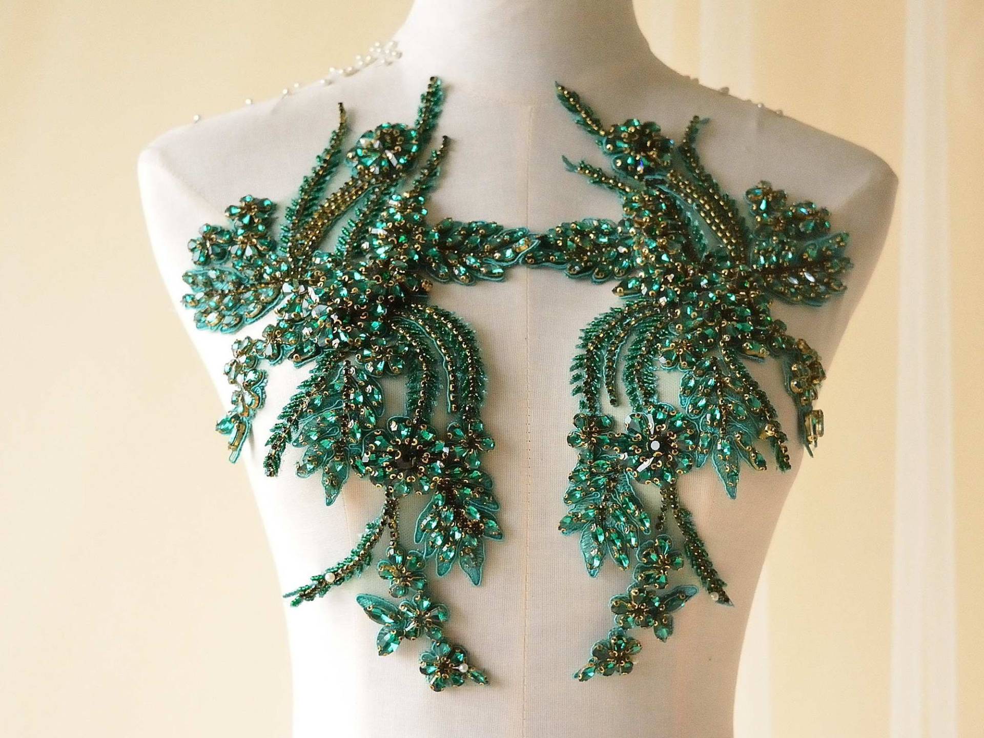 Funkelnde Mieder Strass Applikation Schwere Perlen Motiv Diamante Spitze Patch Nähen Auf Braut Hochzeit Ball Kleid 1 Paar von FeatherCraft20