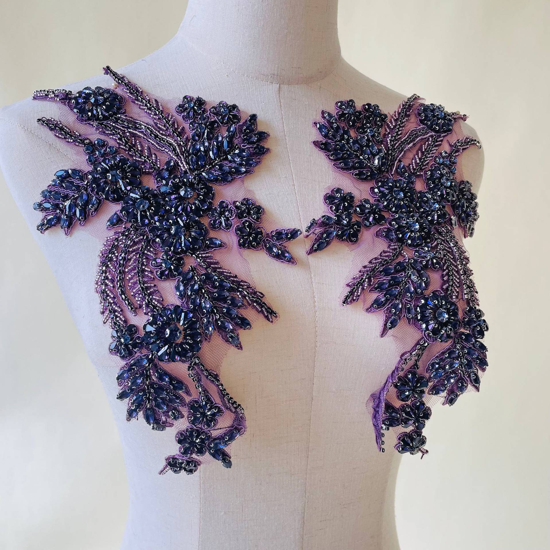 Funkelnde Mieder Strass Applikation Schwere Perlen Motiv Diamante Spitze Patch Nähen Auf Braut Hochzeit Ballkleid Kleid von FeatherCraft20