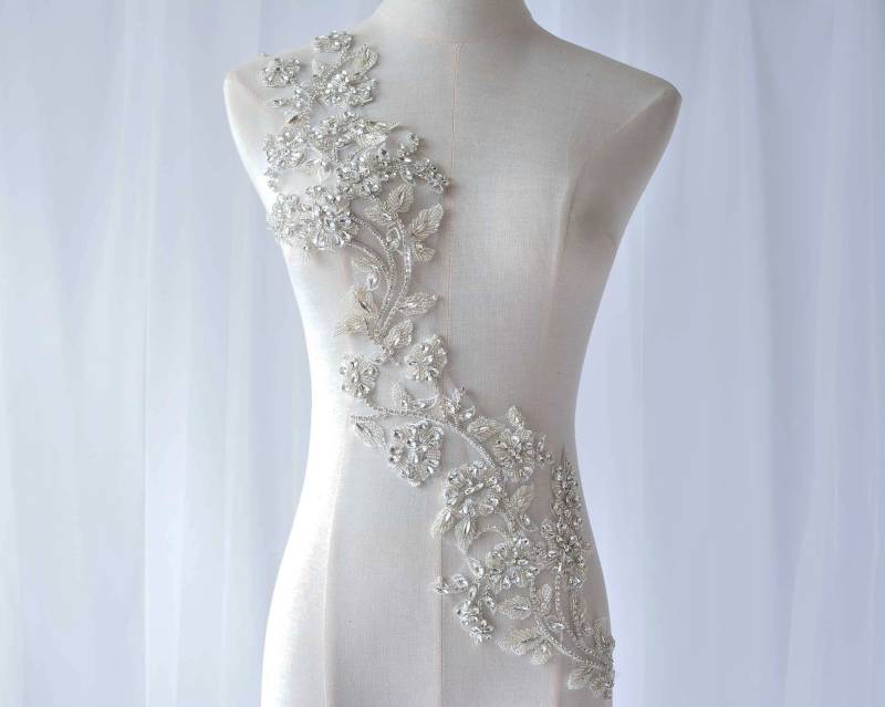 Funkelnde Silber Mieder Strass Applikation Schwere Perlen Motiv Diamante Spitze Patch Nähen Auf Braut Hochzeit Ball Kleid von FeatherCraft20