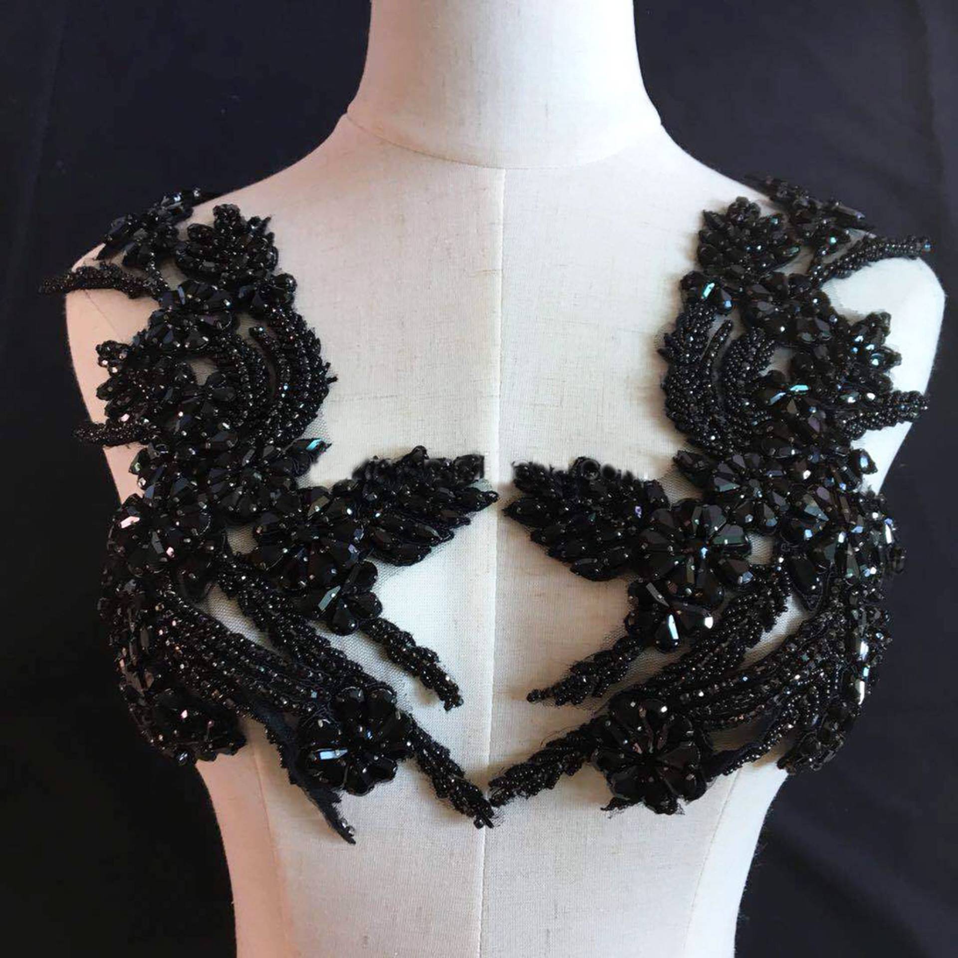 Funkelndes Schwarzes Mieder Strass Applikation Schwere Perlen Motiv Diamante Spitze Aufnäher Nähen Auf Brauthochzeit Ballkleid Kleid 1 Paar von FeatherCraft20