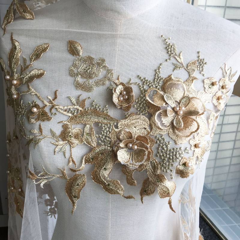 Goldener Stickerei Spitze Applikation Motiv 3D Blumen Mit Birne Perlen Patches Materialien Applikationen Nähen Auf Hochzeit Abendkleid Kleid Rock 1 Goldener Stickerei Spitze Applikation Motiv 3D Blumen Mit Birne Perlen Patches Materialien Applikationen Nähen Auf Hochzeit Abendkleid Kleid Rock 1 von FeatherCraft20