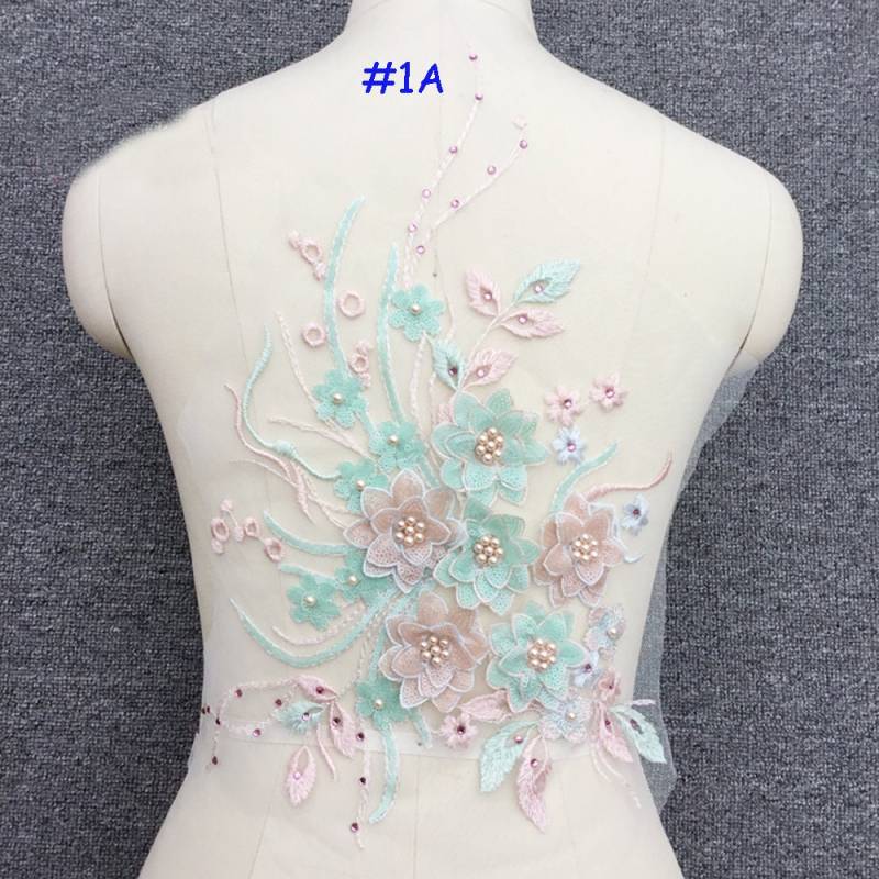 Luxus 3D Blumenstickerei Spitze Applikation Motiv Material Patch Mit Perle Strass Nähen Auf Hochzeits-Kleid-Abendkleid 1-Tlg Luxus 3D Blumenstickerei Spitze Applikation Motiv Material Patch Mit Perle Strass Nähen Auf Hochzeits-Kleid-Abendkleid 1-Tlg von FeatherCraft20