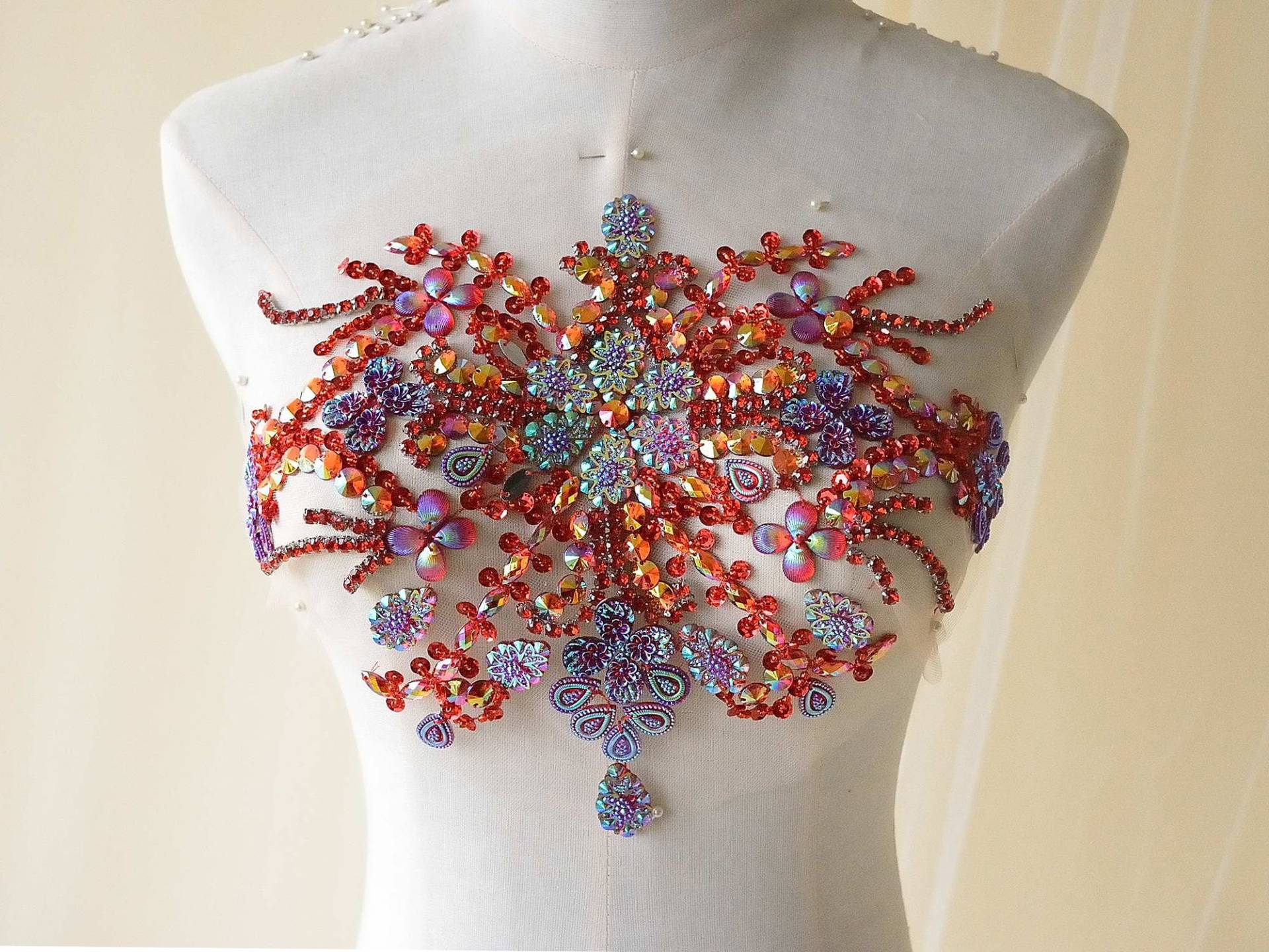 Schwere Perlen Strass Stickerei Spitze Applikation 3D Blume Motiv Patch Swing Auf Braut Hochzeit Kleid 1 Pc Schwere Perlen Strass Stickerei Spitze Applikation 3D Blume Motiv Patch Swing Auf Braut Hochzeit Kleid 1 Pc von FeatherCraft20