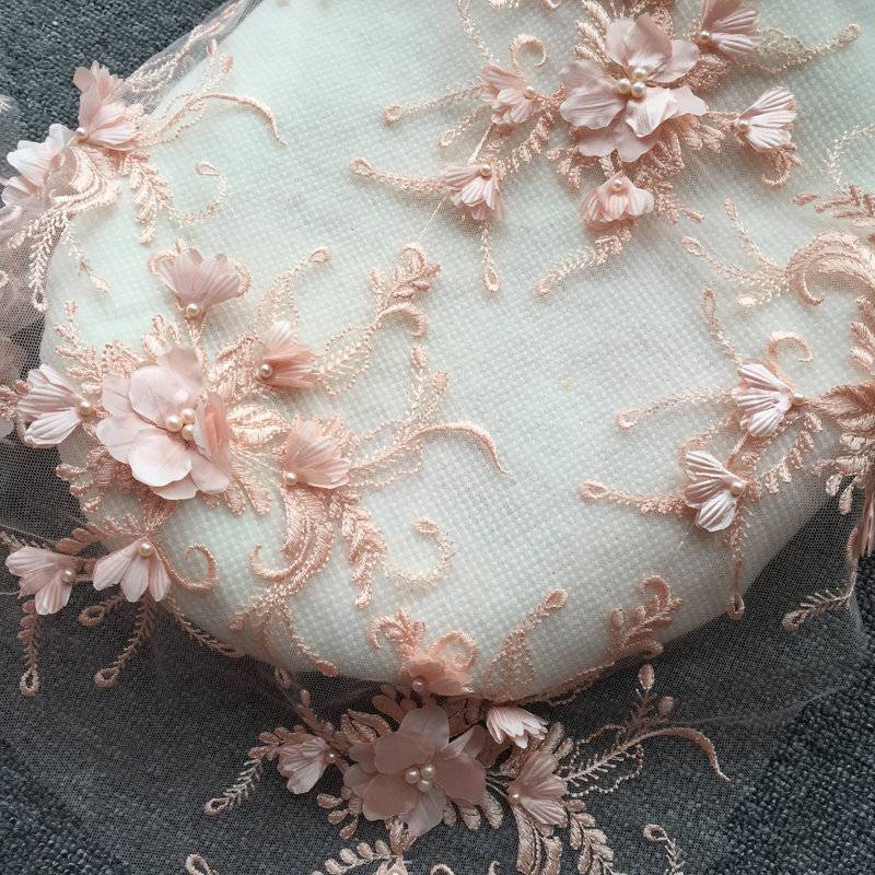 Stickerei Spitze Applikation Miedermaterial 3D Blumen Aufnäher Mit Perlen Nähen Auf Braut Hochzeit Kleid Abendkleid Rock 1 Stück Stickerei Spitze Applikation Miedermaterial 3D Blumen Aufnäher Mit Perlen Nähen Auf Braut Hochzeit Kleid Abendkleid Rock 1 Stück von FeatherCraft20