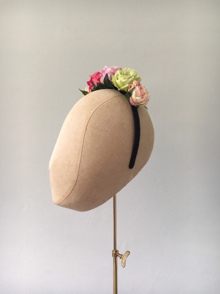 Fabelhaft Faux Blumenkrone Fabelhaft Faux Blumenkrone von FeatherandBloomhats
