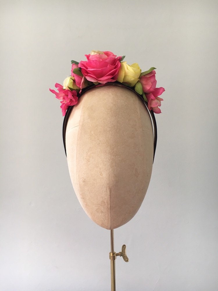 Fabelhaft Faux Blumenkrone Fabelhaft Faux Blumenkrone von FeatherandBloomhats