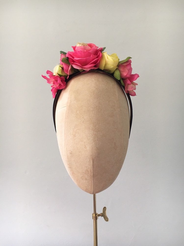 Fabelhaft Faux Blumenkrone Fabelhaft Faux Blumenkrone von FeatherandBloomhats