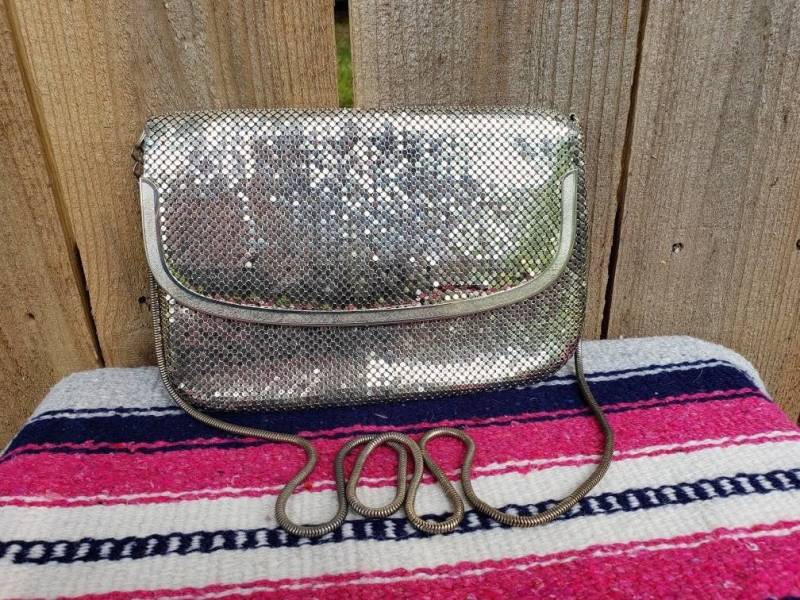 1940Er Jahre Vintage Silber Mesh Abendtasche/40Er Metall Umhängetasche/40Er Abend Tasche Geldbörse 1940Er Jahre Vintage Silber Mesh Abendtasche/40Er Metall Umhängetasche/40Er Abend Tasche Geldbörse von FeathercatEmporium