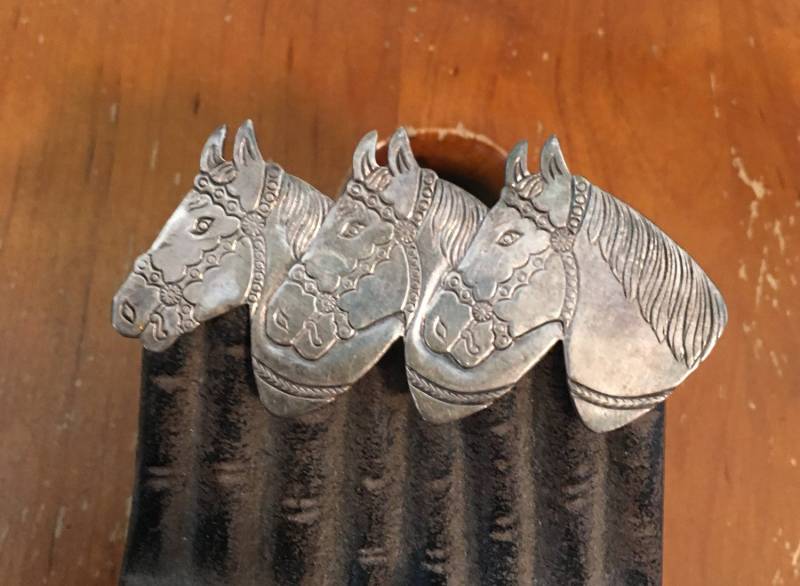 Vintage 1950S Sterling Silber Pferdebrosche Reiter-Anstecknadel Vintage 1950S Sterling Silber Pferdebrosche Reiter-Anstecknadel von FeathercatEmporium