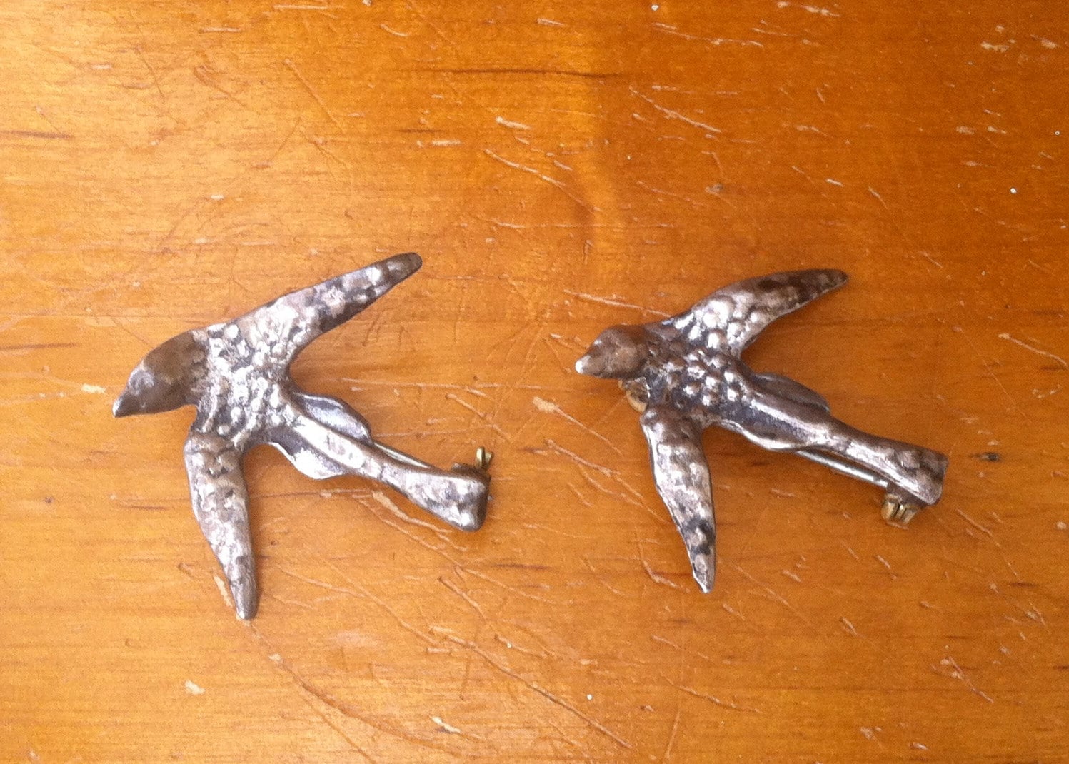 Vintage 40S Sterling Silber Schwalben Pins Handgemachte Vogel Broschen Vintage 40S Sterling Silber Schwalben Pins Handgemachte Vogel Broschen von FeathercatEmporium
