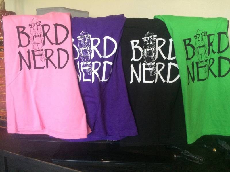 Bird Nerd - Juniors- Taillen-V-Ausschnitt T-Shirts von FeathersnFurPortrait