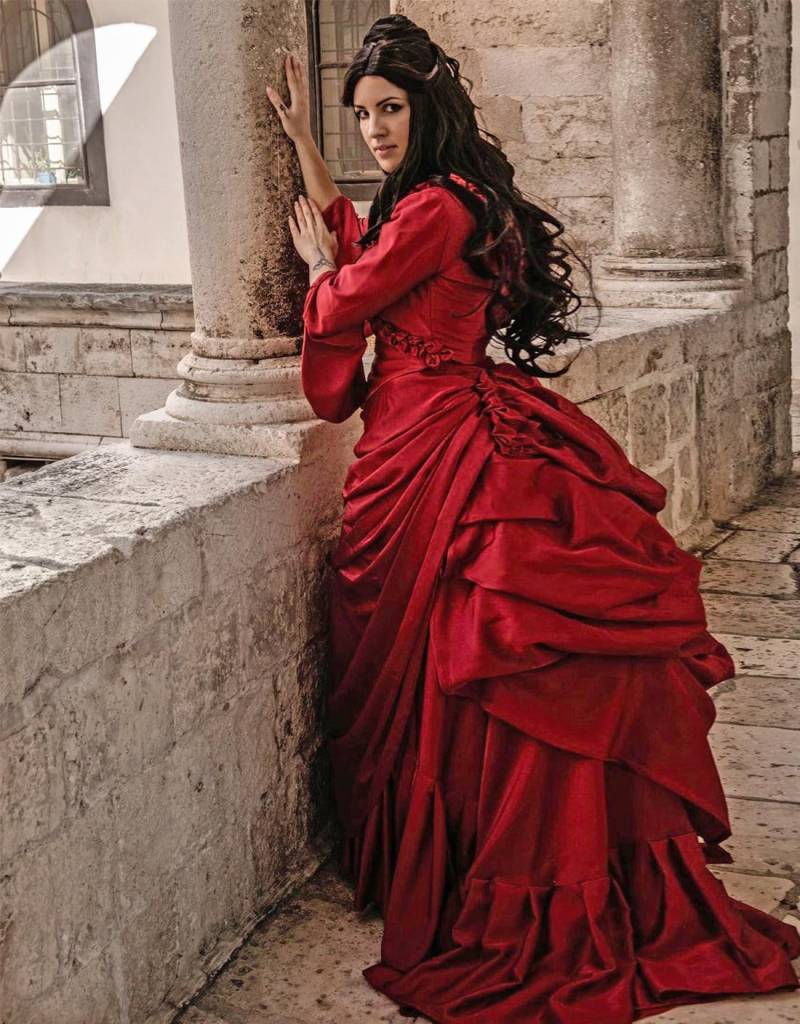 Draculas Mina Kleid von FedeMorganaAtelier