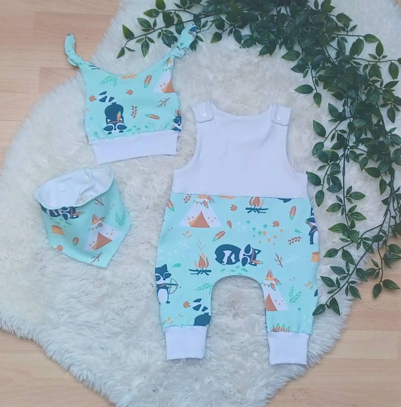 strampler Baby Junge Halstuch Knotenmütze Beanie Tippi Waschbär von Fedellinchen