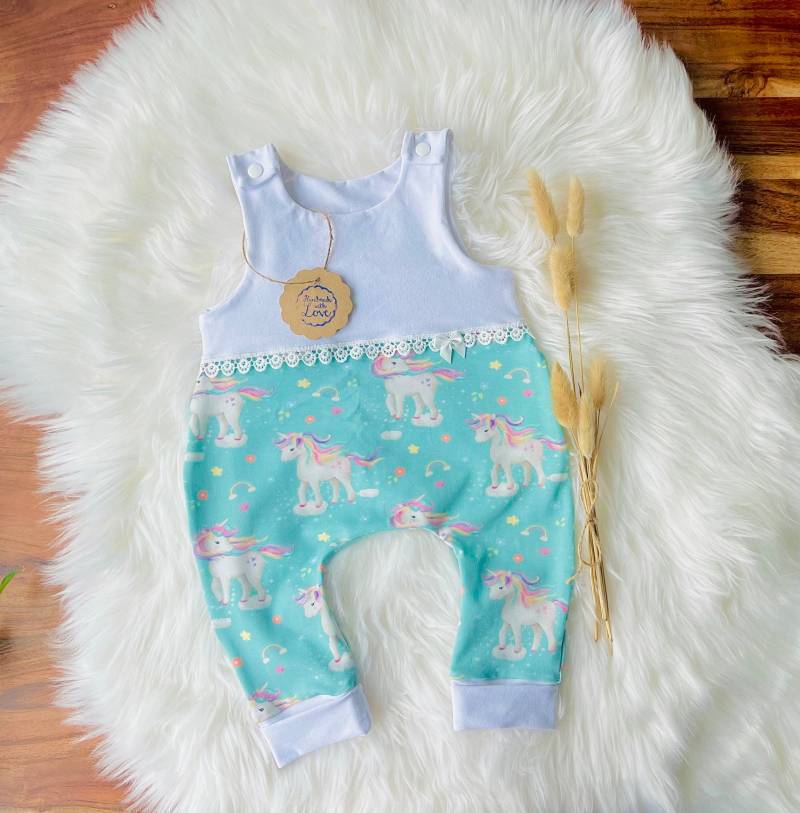 strampler Baby Mädchen Einhörner & Regenbögen | Wickelöffnung Und Personalisierung von Fedellinchen