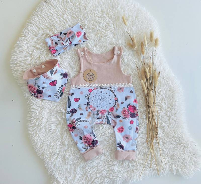 strampler Baby Mädchen Halstuch Haarband Knotenmütze Beanie Traumfänger Gr. 62 von Fedellinchen