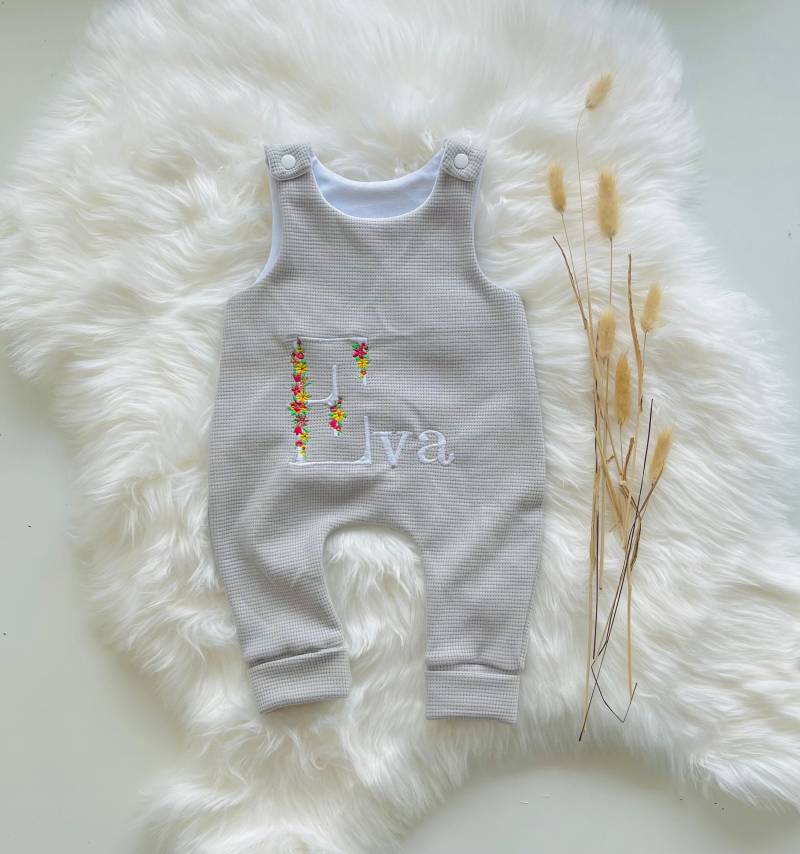strampler Bestickt /Personalisiert Name Baby Mädchen Blumen Waffeljersey von Fedellinchen